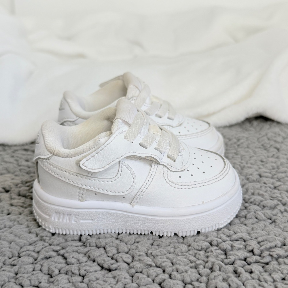 Nike Air Force 1 LE Kids Size 3C White Good Hook-and-Loop FN0236-111 Sneaker
